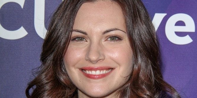 Jill Flint - Age, Family, Bio | Famous Birthdays