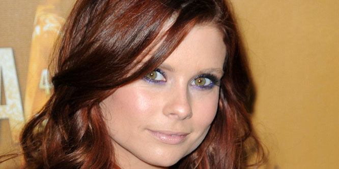 Joanna Garcia - Age, Family, Bio | Famous Birthdays