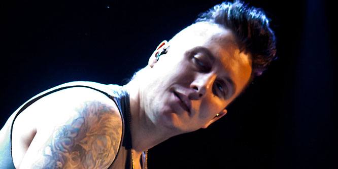 Synyster Gates - Age, Family, Bio | Famous Birthdays