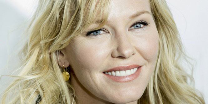 Kelli Giddish - Age, Family, Bio | Famous Birthdays
