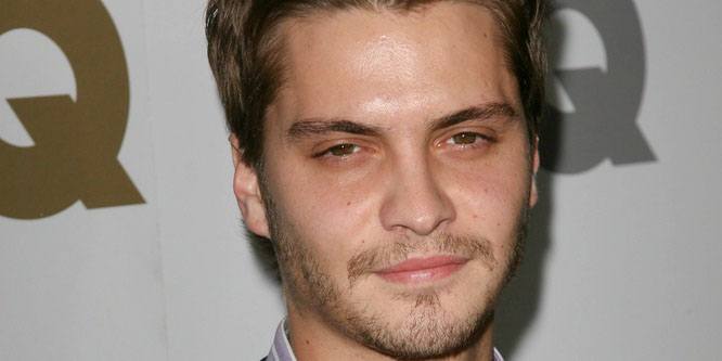 Luke Grimes - Age, Family, Bio | Famous Birthdays