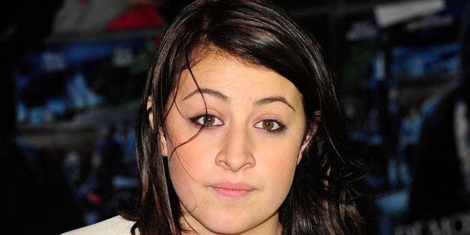 Georgia Groome - Age, Family, Bio | Famous Birthdays