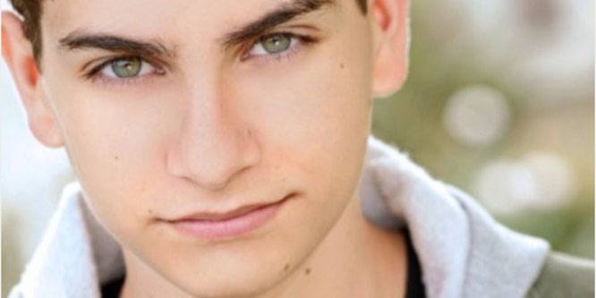 Noah Grossman - Age, Family, Bio | Famous Birthdays