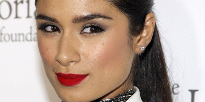 Diane Guerrero - Age, Family, Bio | Famous Birthdays