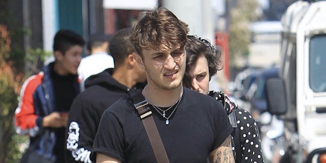Anwar Hadid - Age, Family, Bio | Famous Birthdays