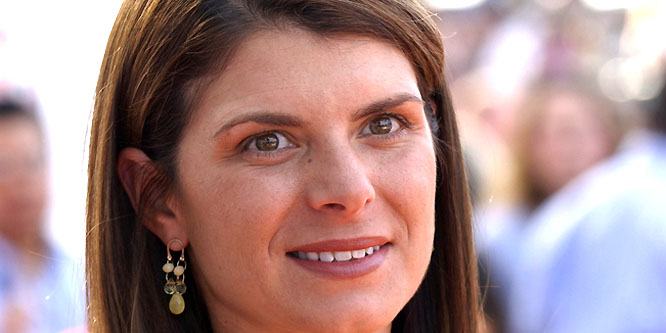 Mia Hamm - Age, Family, Bio | Famous Birthdays
