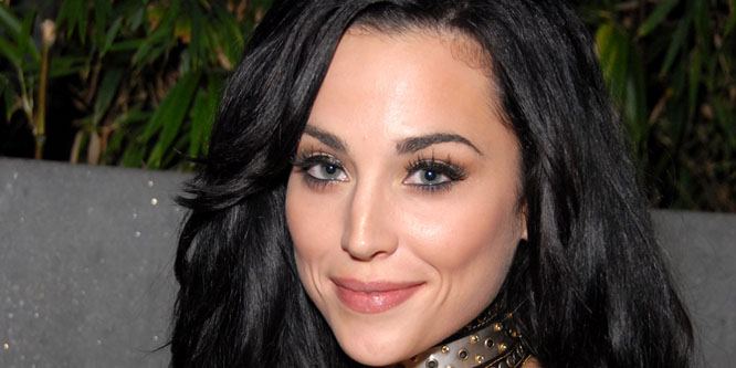 Crissy Henderson - Age, Family, Bio | Famous Birthdays