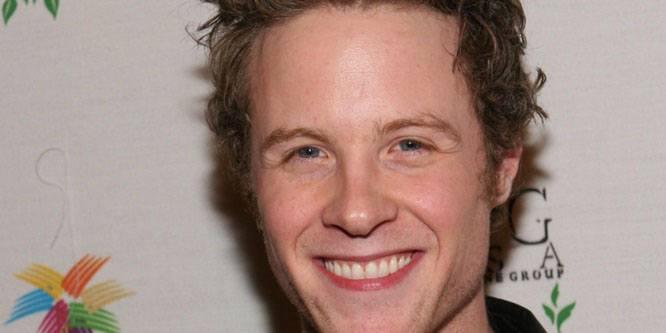 Ashton Holmes - Age, Family, Bio | Famous Birthdays