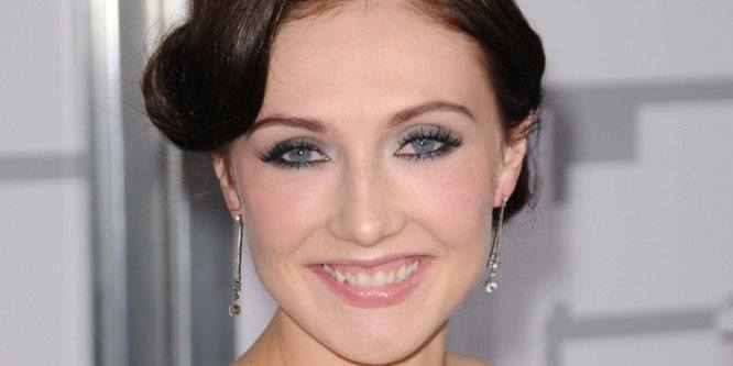 Carice Van Houten - Age, Family, Bio | Famous Birthdays