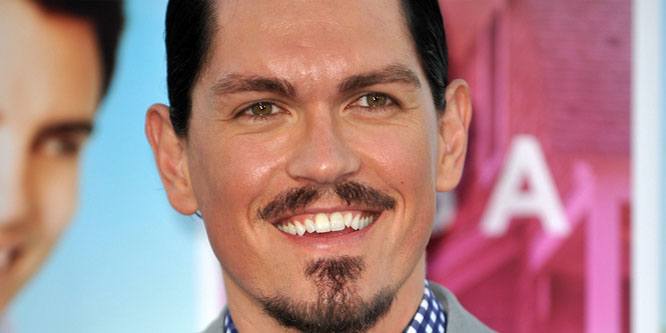 Steve Howey - Age, Family, Bio | Famous Birthdays