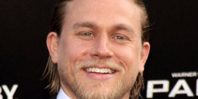 Charlie Hunnam - Age, Family, Bio | Famous Birthdays