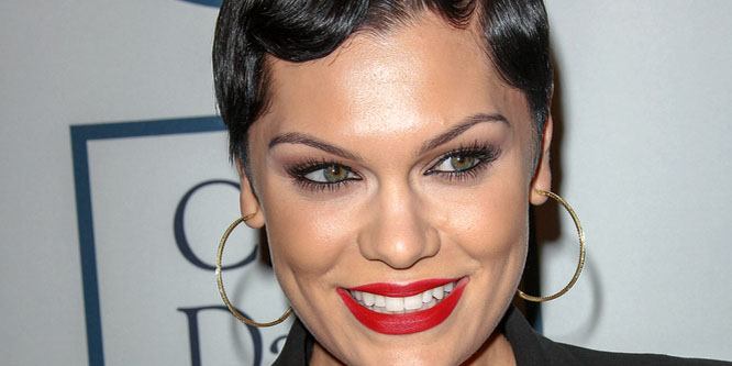 Jessie J - Age, Family, Bio | Famous Birthdays