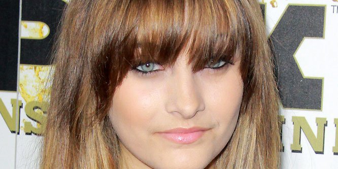 Paris Jackson - Age, Family, Bio | Famous Birthdays