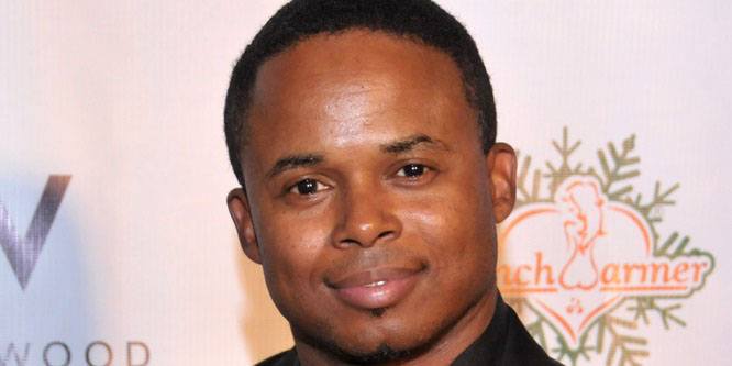 Walter Jones - Age, Family, Bio | Famous Birthdays