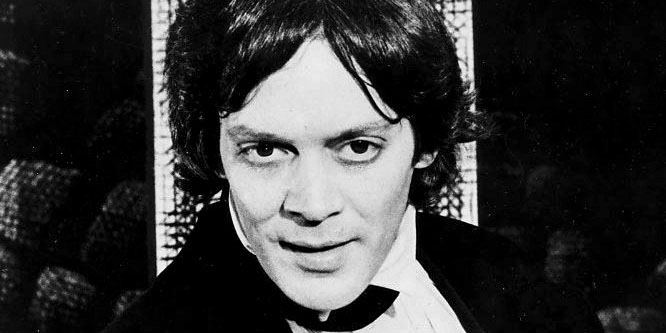 Raul Julia - Trivia, Family, Bio | Famous Birthdays