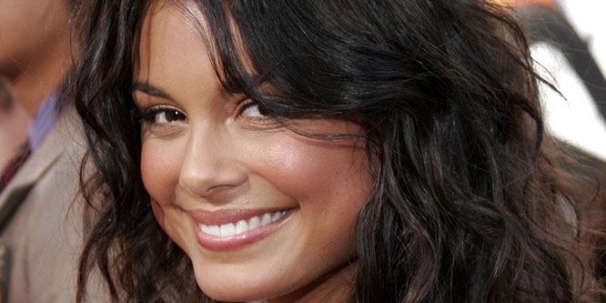 Nathalie Kelley - Age, Family, Bio | Famous Birthdays