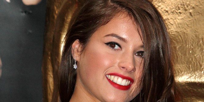 Aimee Kelly (TV Actress) - Age, Family, Bio | Famous Birthdays