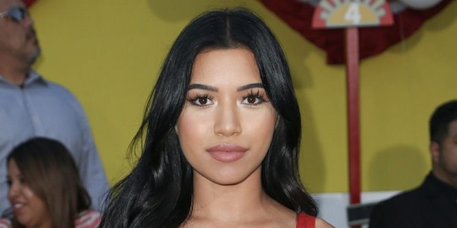 Julia Kelly’s Instagram, Twitter & Facebook on IDCrawl