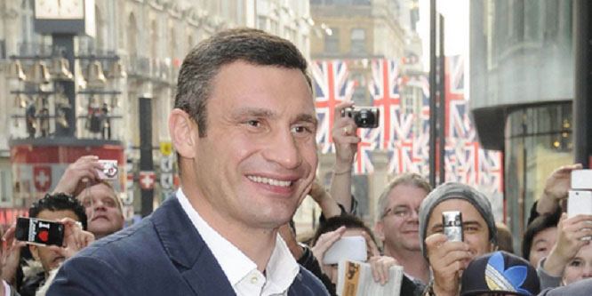 Vitali Klitschko - Age, Family, Bio | Famous Birthdays
