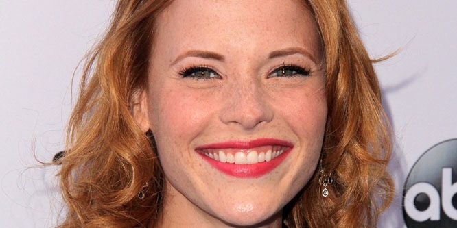 Katie Leclerc - Age, Family, Bio | Famous Birthdays