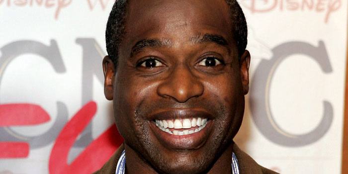 Phill Lewis - Age, Family, Bio | Famous Birthdays