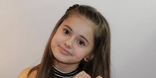 Ellie Louise - Age, Family, Bio | Famous Birthdays