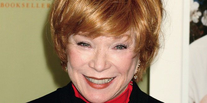 Shirley MacLaine - Age, Family, Bio | Famous Birthdays