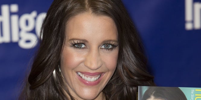 Pattie Mallette - Age, Family, Bio | Famous Birthdays