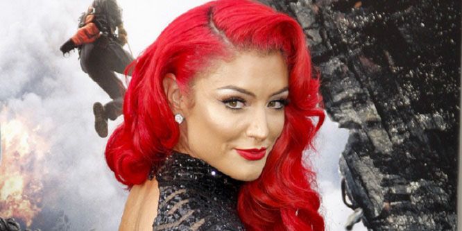 Natalie Eva Marie - Age, Family, Bio | Famous Birthdays