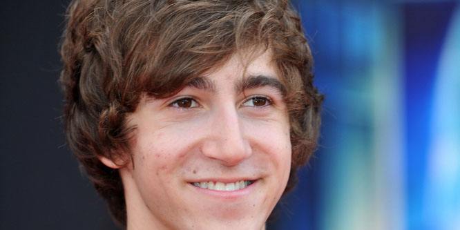 Vincent Martella - Age, Family, Bio | Famous Birthdays