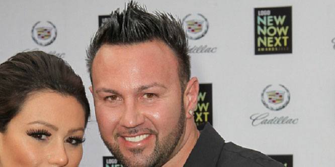 Roger Mathews - Age, Family, Bio | Famous Birthdays