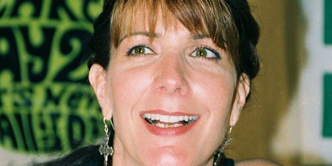 Kathy Mattea - Age, Family, Bio | Famous Birthdays