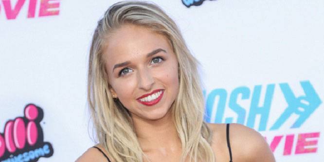 Jenn McAllister - Age, Family, Bio | Famous Birthdays