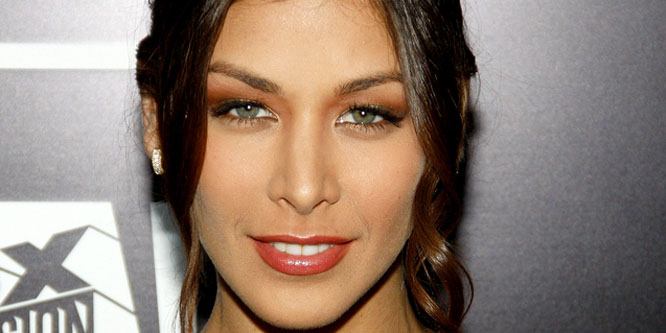 Dayana Mendoza - Age, Family, Bio | Famous Birthdays