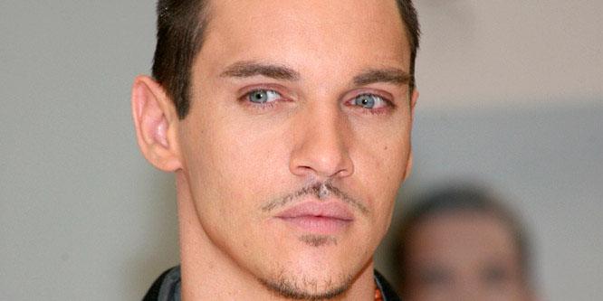 Jonathan Rhys Meyers - Age, Family, Bio | Famous Birthdays