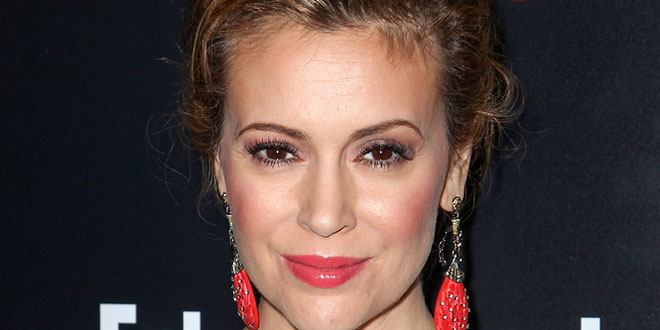 Alyssa Milano - Age, Family, Bio | Famous Birthdays