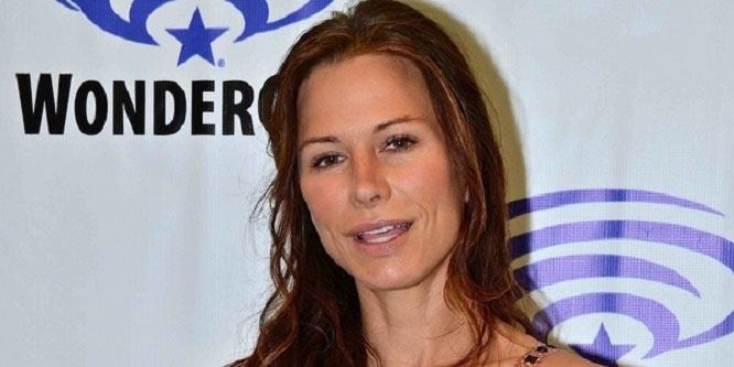 Rhona Mitra - Edad, Familia, Biografía | Famous Birthdays