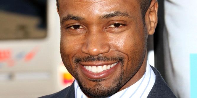 Isaiah Mustafa - Age, Family, Bio | Famous Birthdays