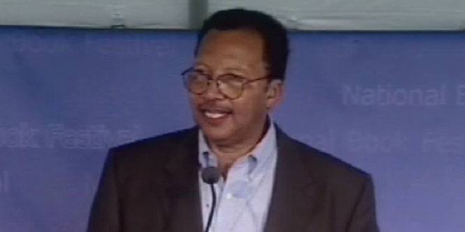 Walter Dean Myers - Trivia, Family, Bio | Famous Birthdays