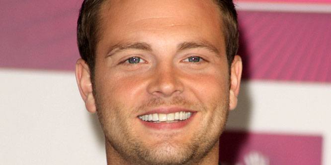 Sam Nixon - Age, Family, Bio | Famous Birthdays