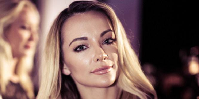 Lindsey Pelas - Age, Family, Bio | Famous Birthdays