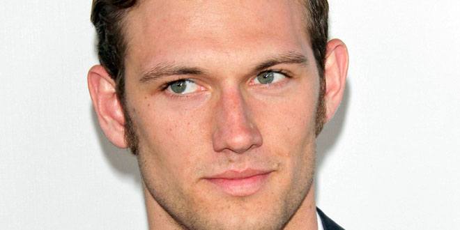 Alex Pettyfer - Age, Family, Bio | Famous Birthdays