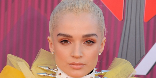 Poppy (singer) - Wikipedia