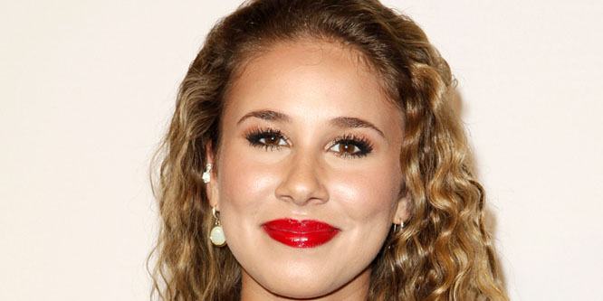 Haley Reinhart - Age, Family, Bio | Famous Birthdays