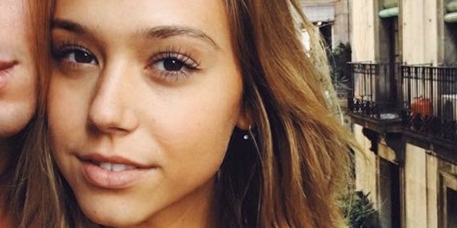Alexis Ren - Age, Family, Bio | Famous Birthdays
