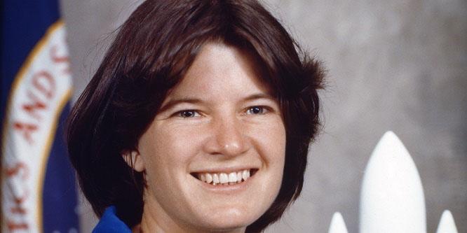 Sally Ride Curiosidades, Familia, Biografía | Famous Birthdays