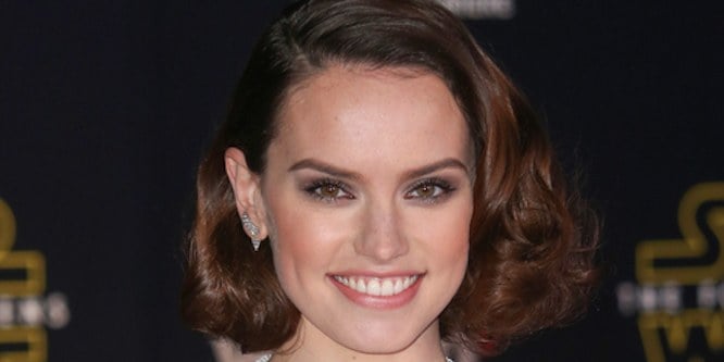 Daisy Ridley - Age, Family, Bio | Famous Birthdays