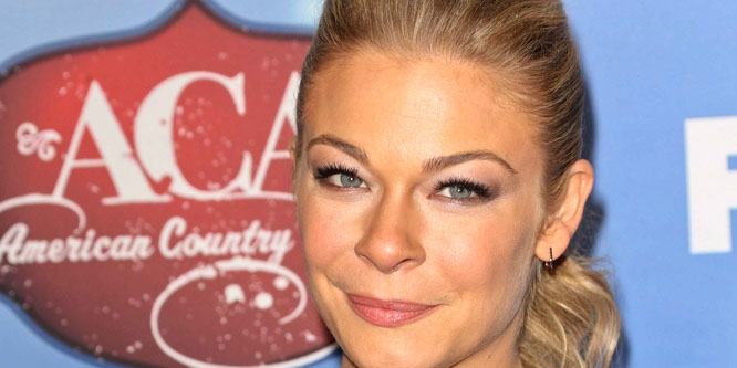 LeAnn Rimes - Age, Family, Bio | Famous Birthdays