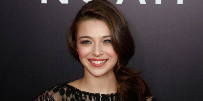 Ariane Rinehart - Age, Family, Bio | Famous Birthdays