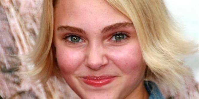 AnnaSophia Robb - Age, Family, Bio | Famous Birthdays